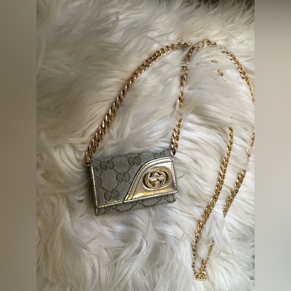 Gucci Accessories - Gucci Authentic Metallic Silver Monogrammed Canvas 6 Ring Key Holder w/card slot